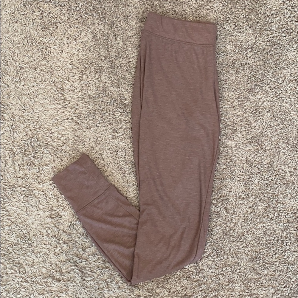 VS ribbed leggings